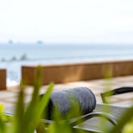 Avani Ao Nang Cliff Krabi Resort Exterior foto
