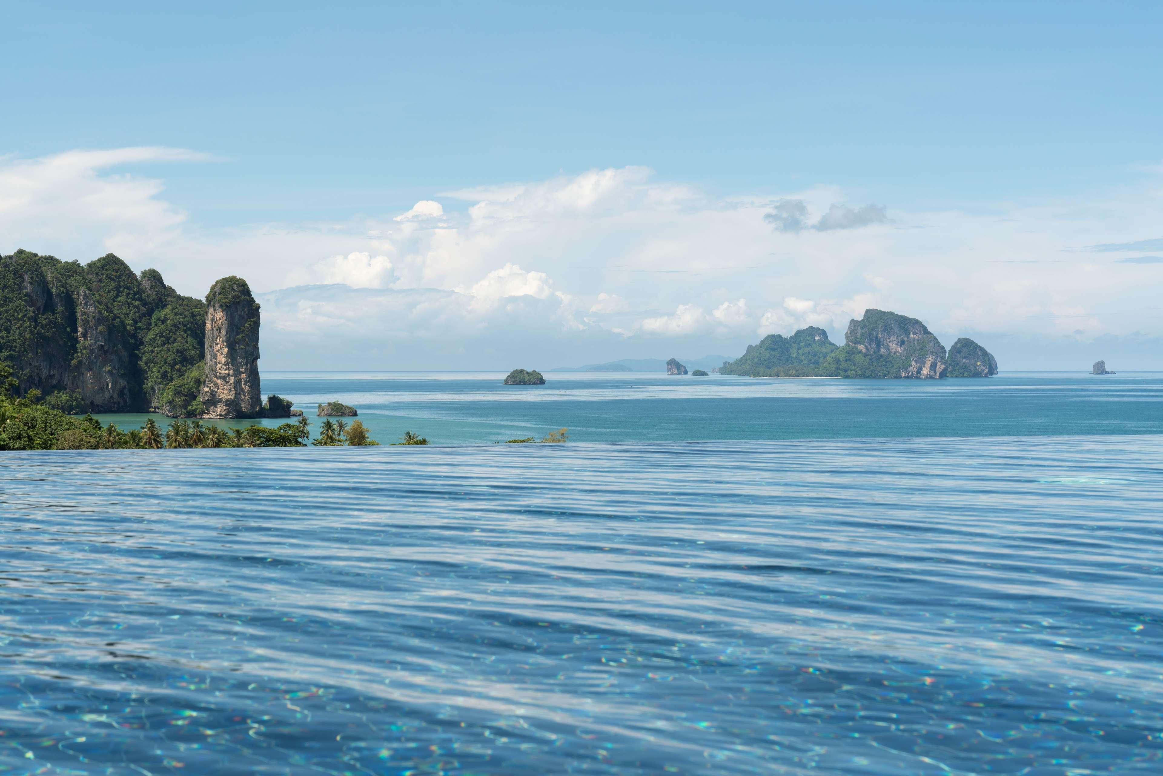 Avani Ao Nang Cliff Krabi Resort Exterior foto