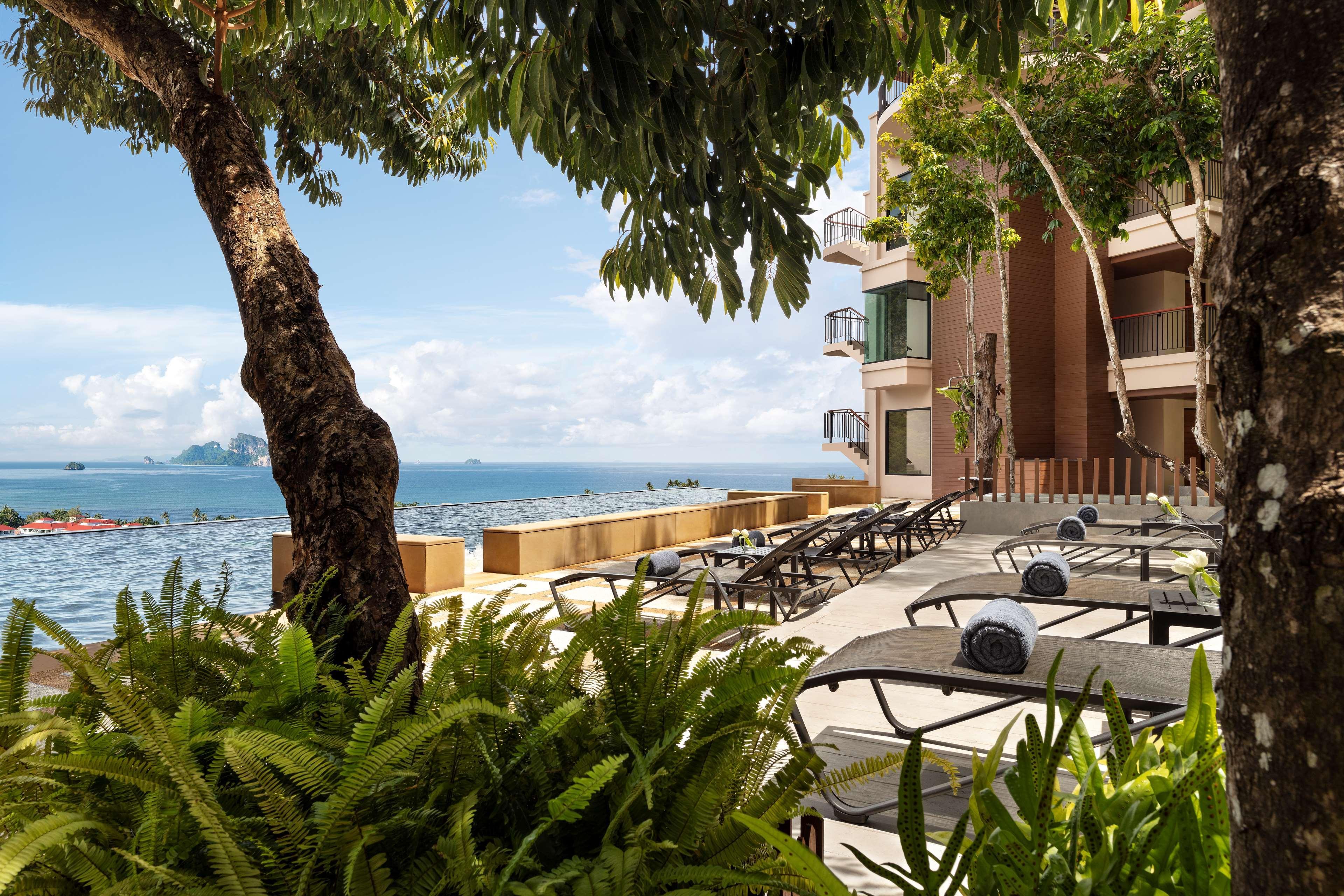 Avani Ao Nang Cliff Krabi Resort Exterior foto