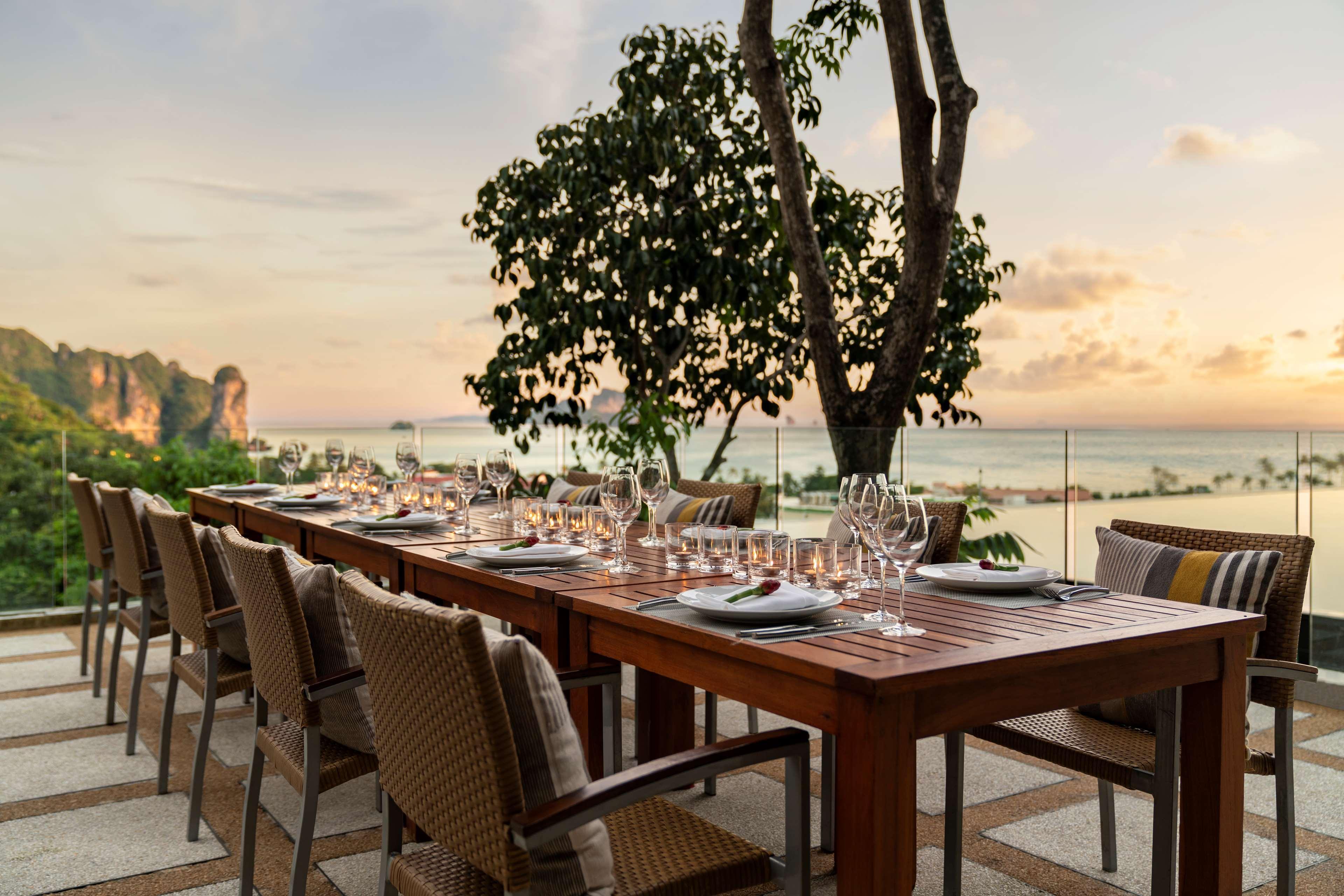 Avani Ao Nang Cliff Krabi Resort Exterior foto